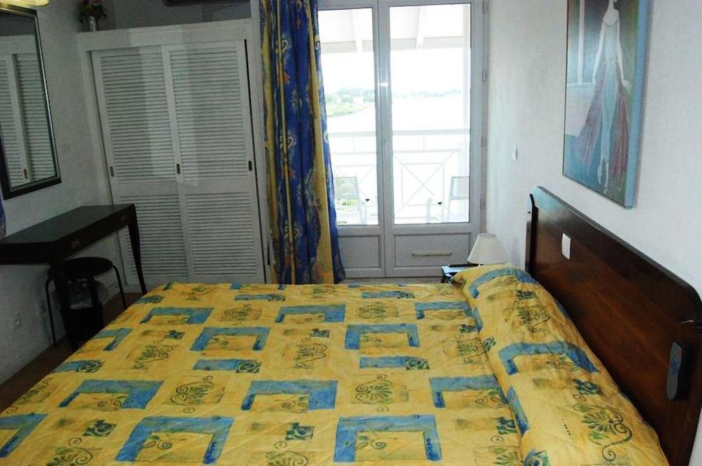 Hotel Saint John Perse ポワンタピートル 部屋 写真