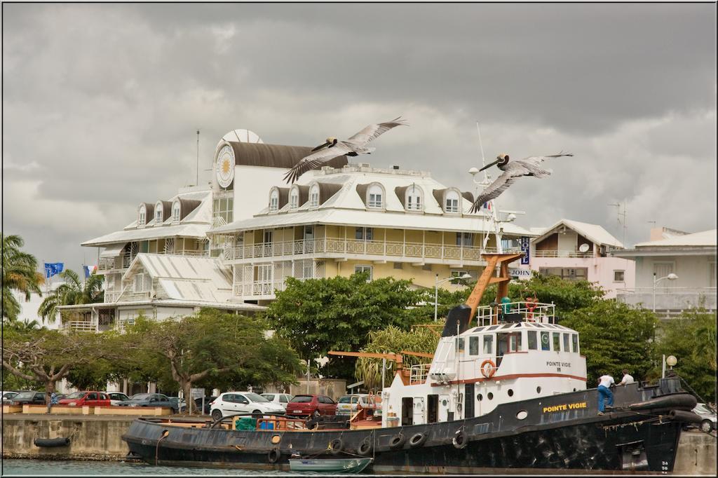 Hotel Saint John Perse ポワンタピートル エクステリア 写真