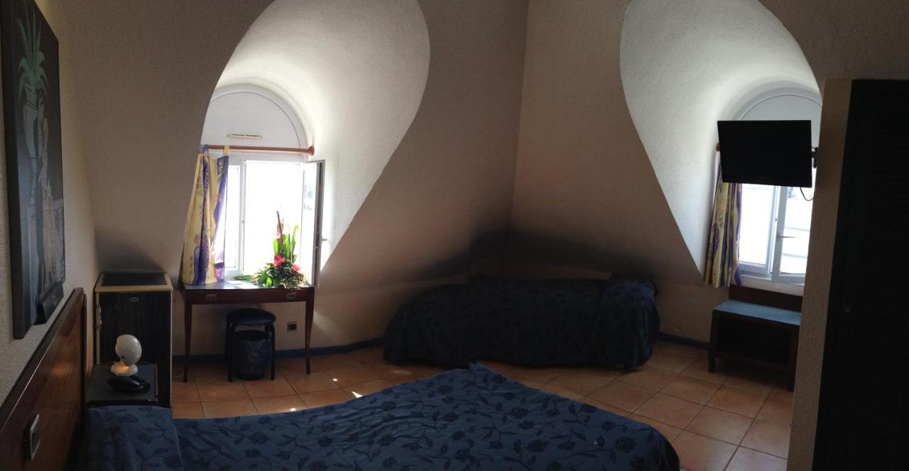 Hotel Saint John Perse ポワンタピートル エクステリア 写真